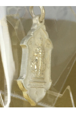 ท้าวเวสสุวรรณ-หลวงพ่ออิฏฐ์ วัดจุฬามณี ออกให้วัดศรีมหาโพธิ์ ปัตตานีปี 2562 รุ่น 9 มงคล เหรียญพุ่มข้าวบิณฑ์ พ่นทรายเงิน No. 126